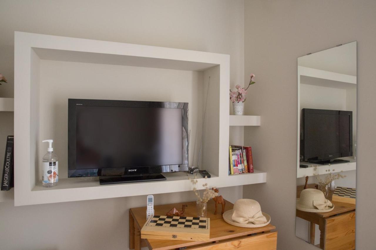 Cosy Apartment With Terrace Near Metro Station Atina Dış mekan fotoğraf